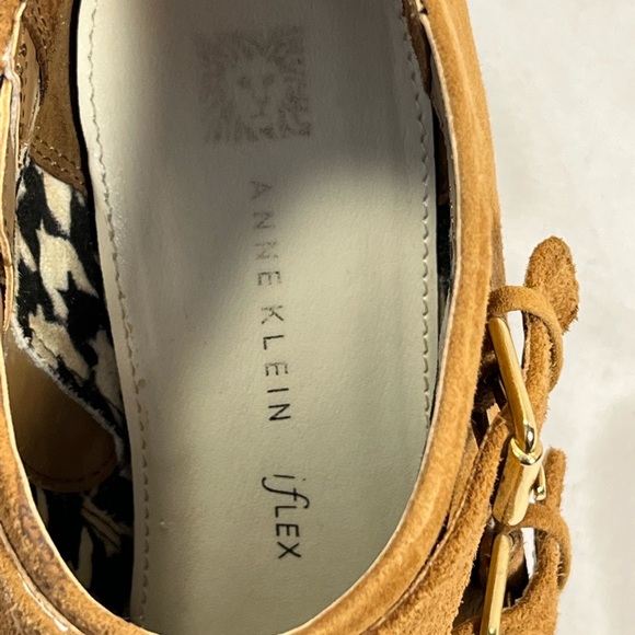 Anne Klein “AKTAYLOR” Caramel Wedge Booties - Picture 7 of 11